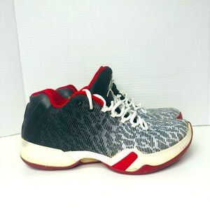 Nike Air Jordan XX9 Low Bulls Size 10 828051-101 White Gym Red Black